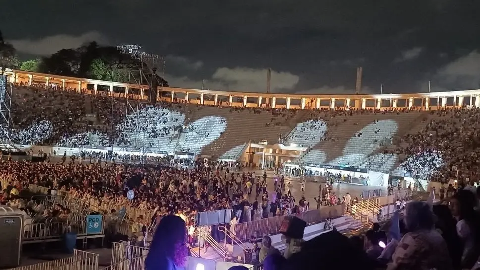 Empty seats at aespa's concert venue in Brazil / Captured from X